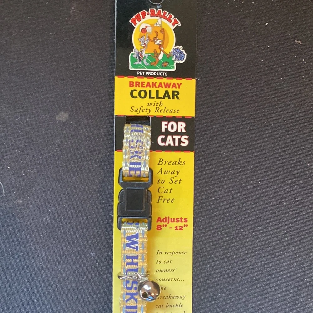 NEW - University of Washington Breakaway Cat Collar